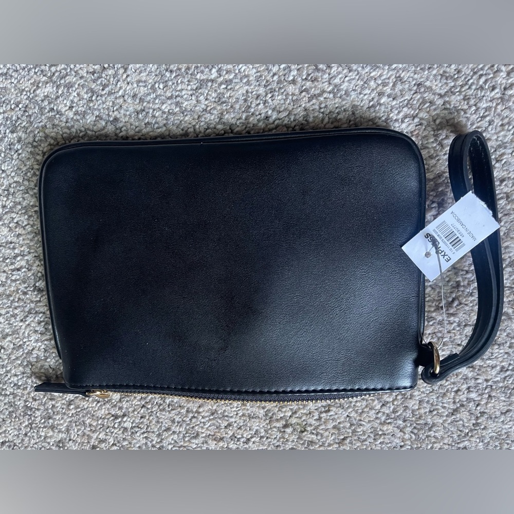 Express Black Laptop Bag with Sleek Design